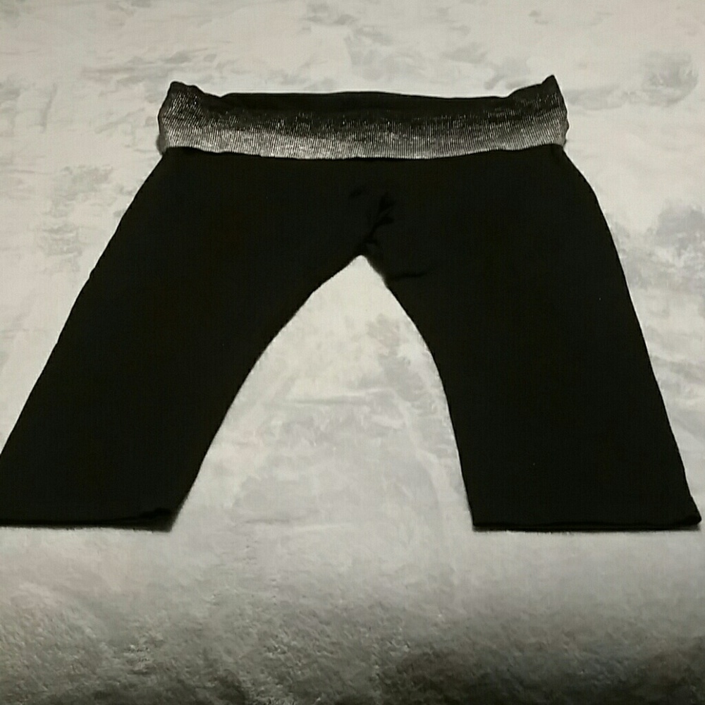 Size XL (15-17) no boundaries capris